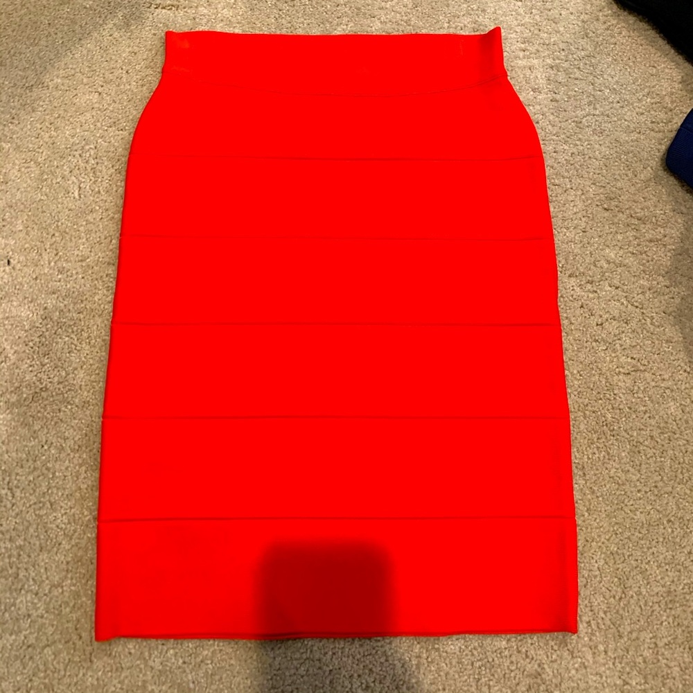 BCBG powerskirt size M